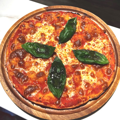 Classic Margherita Pizza